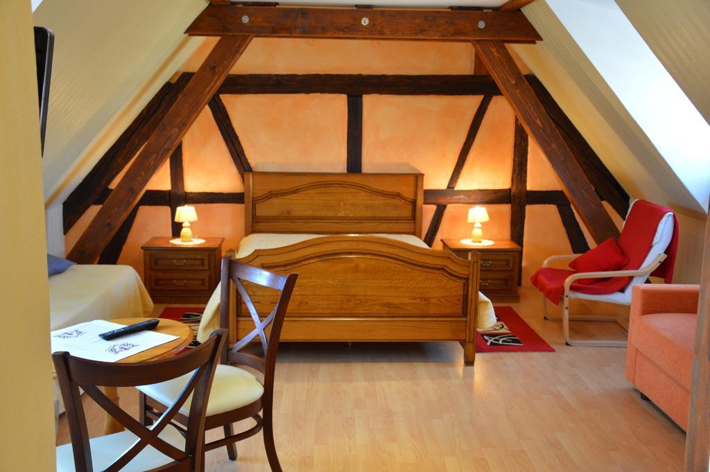 La Grange Du Pape - Annexe De L'Hotel La Ferme Du Pape Егісайм Екстер'єр фото
